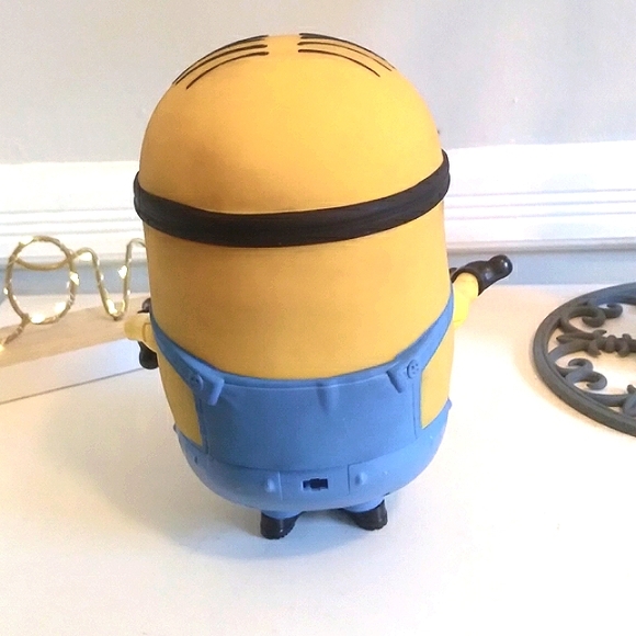 Minions Dave Minion- Despicable Me Talking and posable - Picture 6 of 6